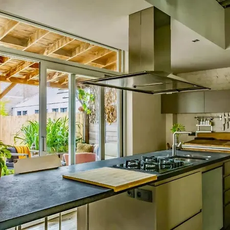 City Loft I Fireplace I Free Parking I Garden Bath Apartman *