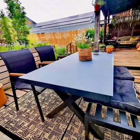 City Loft I Fireplace I Free Parking I Garden Bath Apartman *