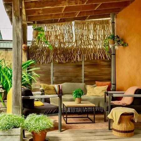 City Loft I Fireplace I Free Parking I Garden Bath Apartman